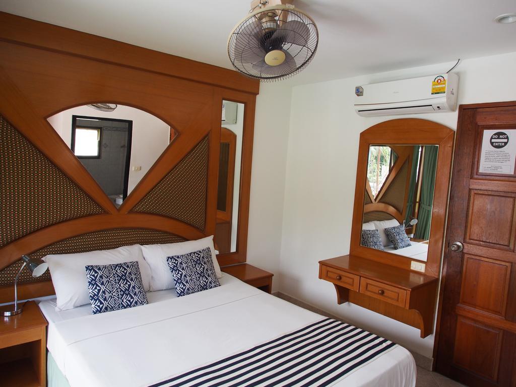 Waree'S Guesthouse Kata Beach  Exterior foto
